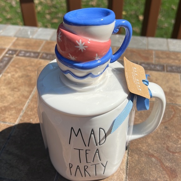 New Rae Dunn MAD TEA PARTY  ALICE in Wonderland Mug with Topper - Picture 2 of 7
